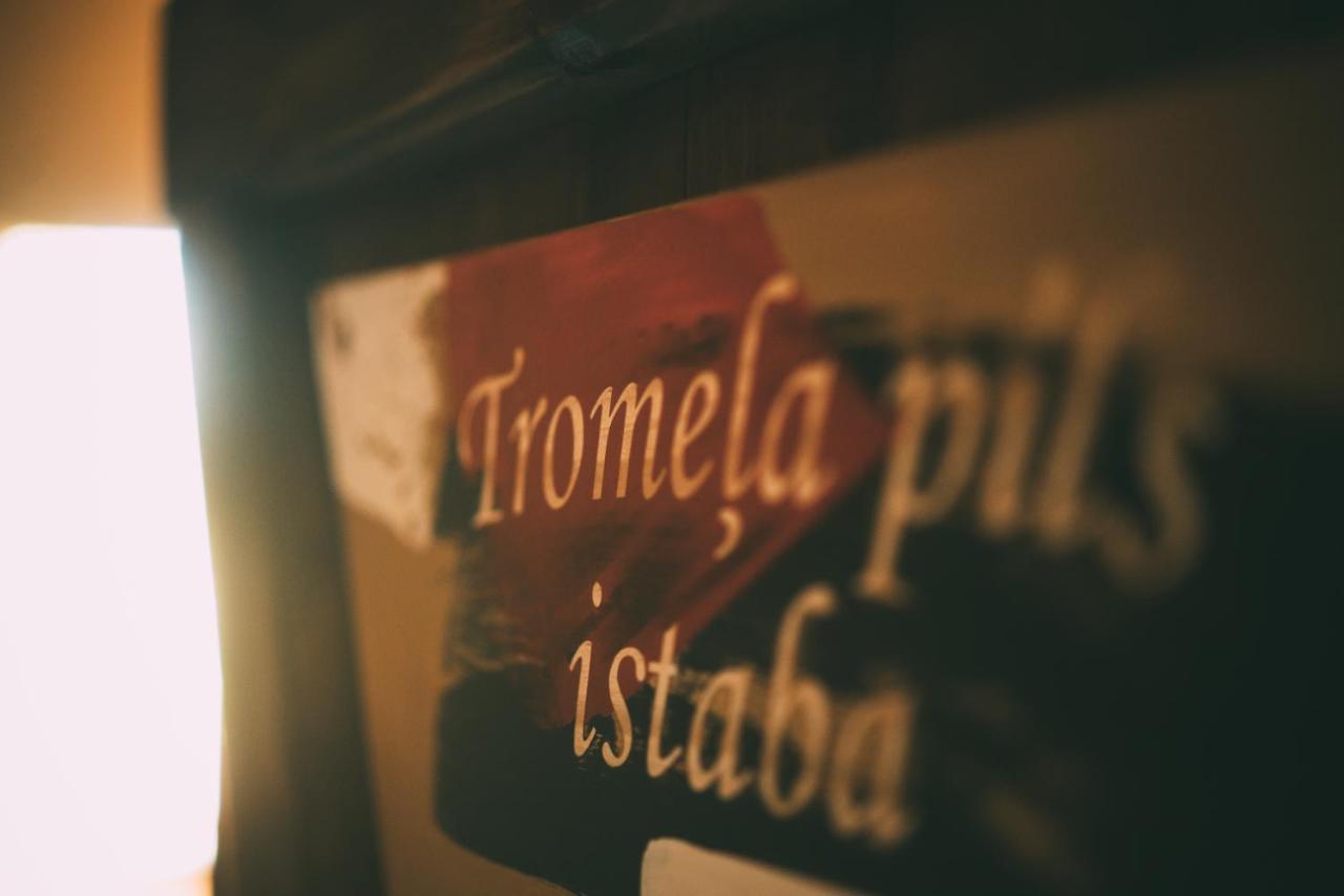 Viesu Nams Melnsils Hotel Kültér fotó