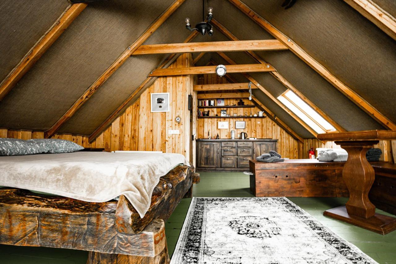 Viesu Nams Melnsils Hotel Kültér fotó