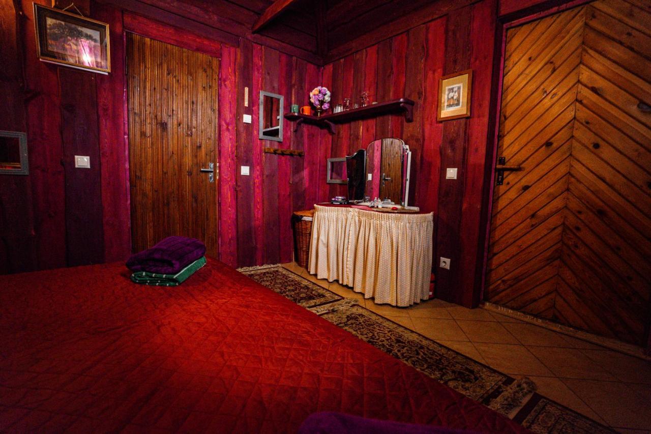 Viesu Nams Melnsils Hotel Kültér fotó