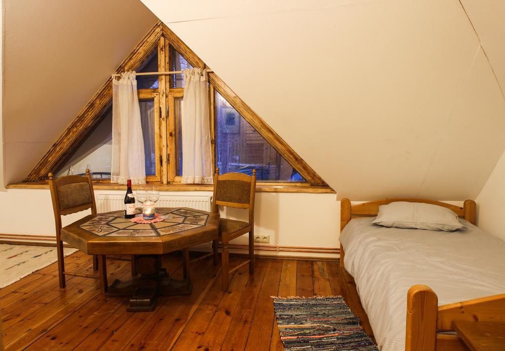 Viesu Nams Melnsils Hotel Kültér fotó
