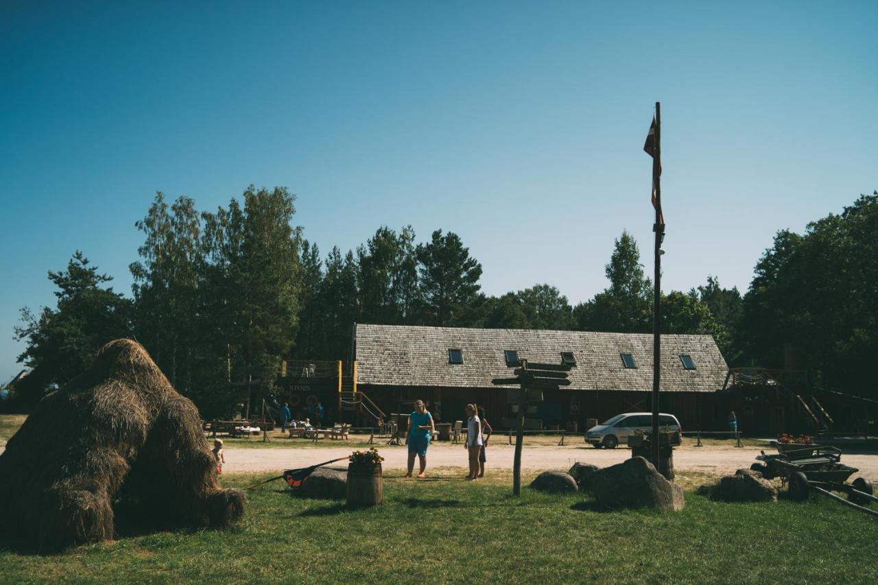 Viesu Nams Melnsils Hotel Kültér fotó